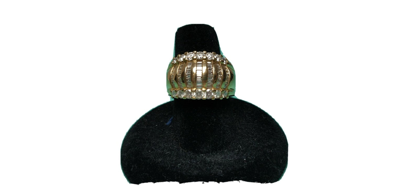 Beautiful 1.25ct Diamond 18K Gold Wide Diamond Ring Rounds & Baguettes 9g