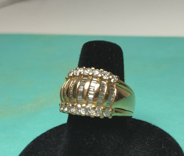 Beautiful 1.25ct Diamond 18K Gold Wide Diamond Ring Rounds & Baguettes 9g