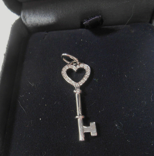 Tiffany & Co Gold Open Heart Key Pendant Diamond 18K, 4 Necklace, Boxed