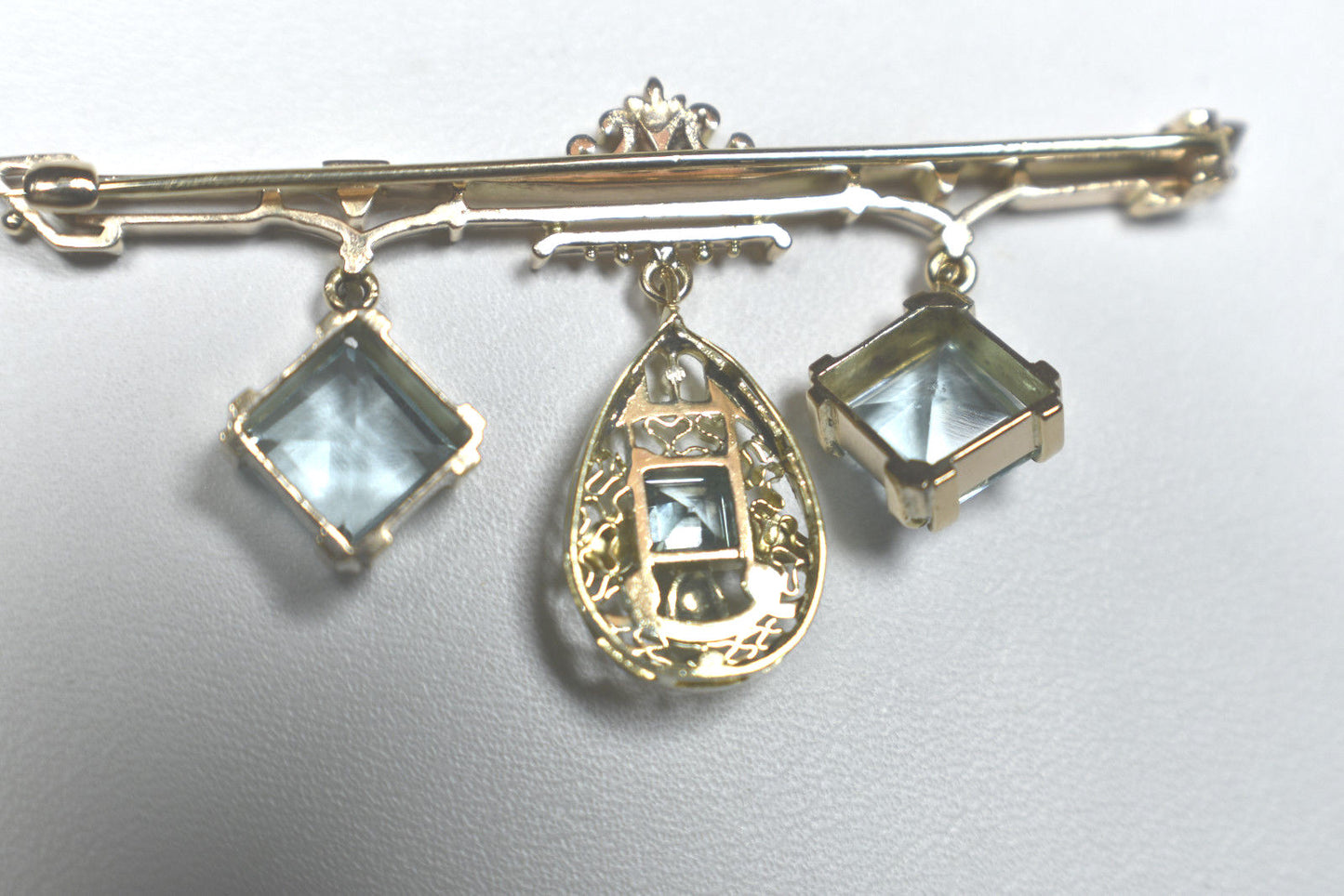 Art Deco Aquamarine Princess Cut Filigree Brooch Pin 14K Gold 2 Tone