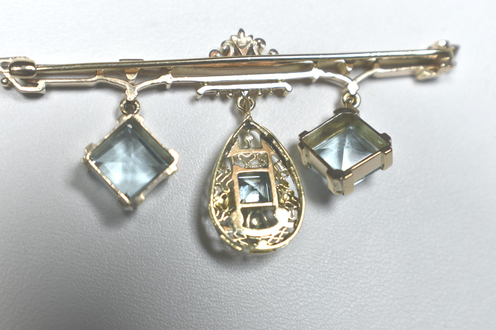 Art Deco Aquamarine Princess Cut Filigree Brooch Pin 14K Gold 2 Tone