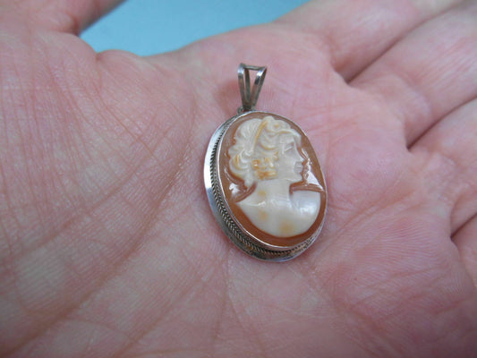 Italian Cameo Hand Carved Shell Sterling Silver Millgrain Pendant 4 Necklace