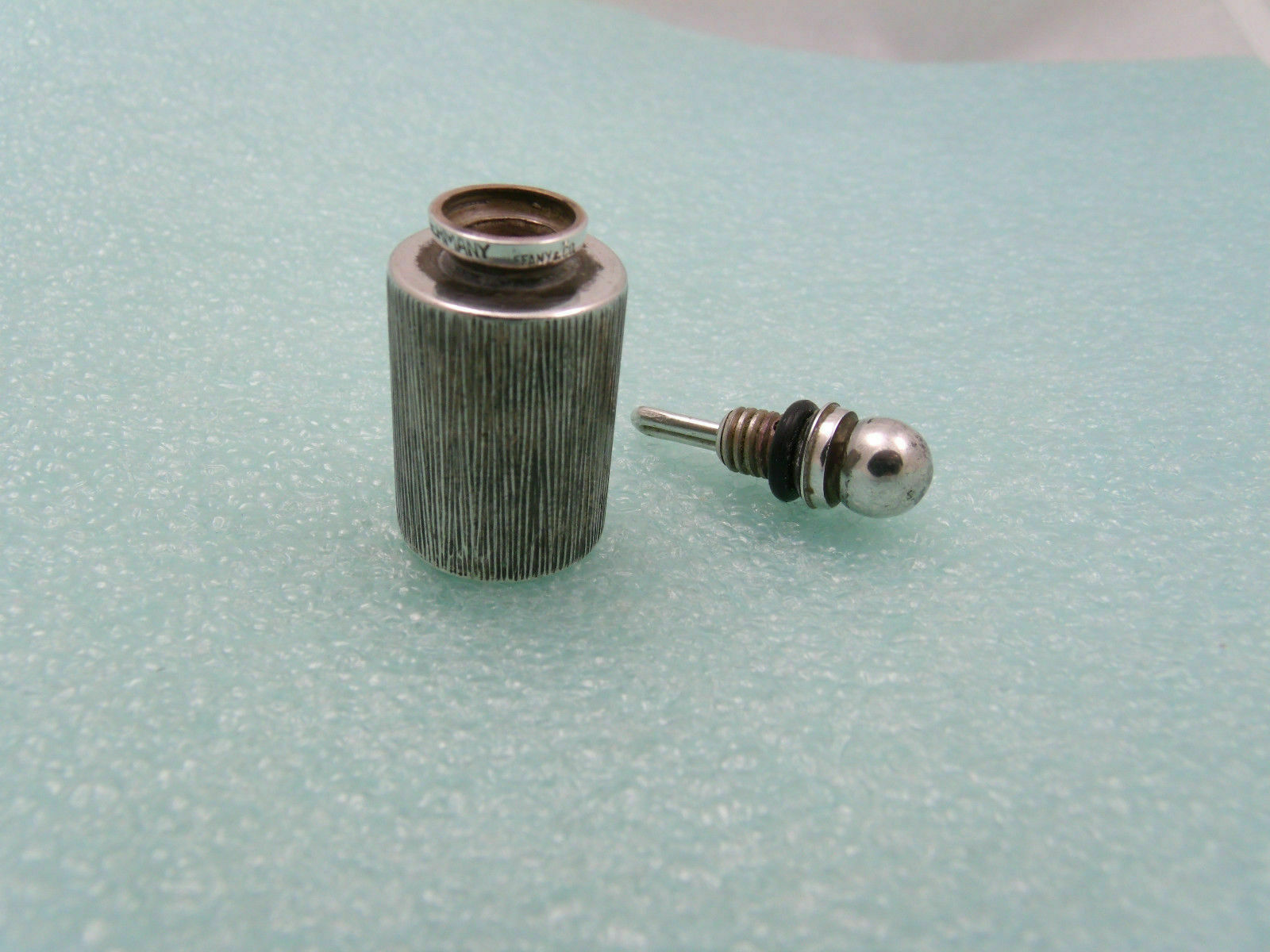 Tiffany & Co Round Grooved Mini Perfume Bottle Handbag Size Sterling Silver Rare
