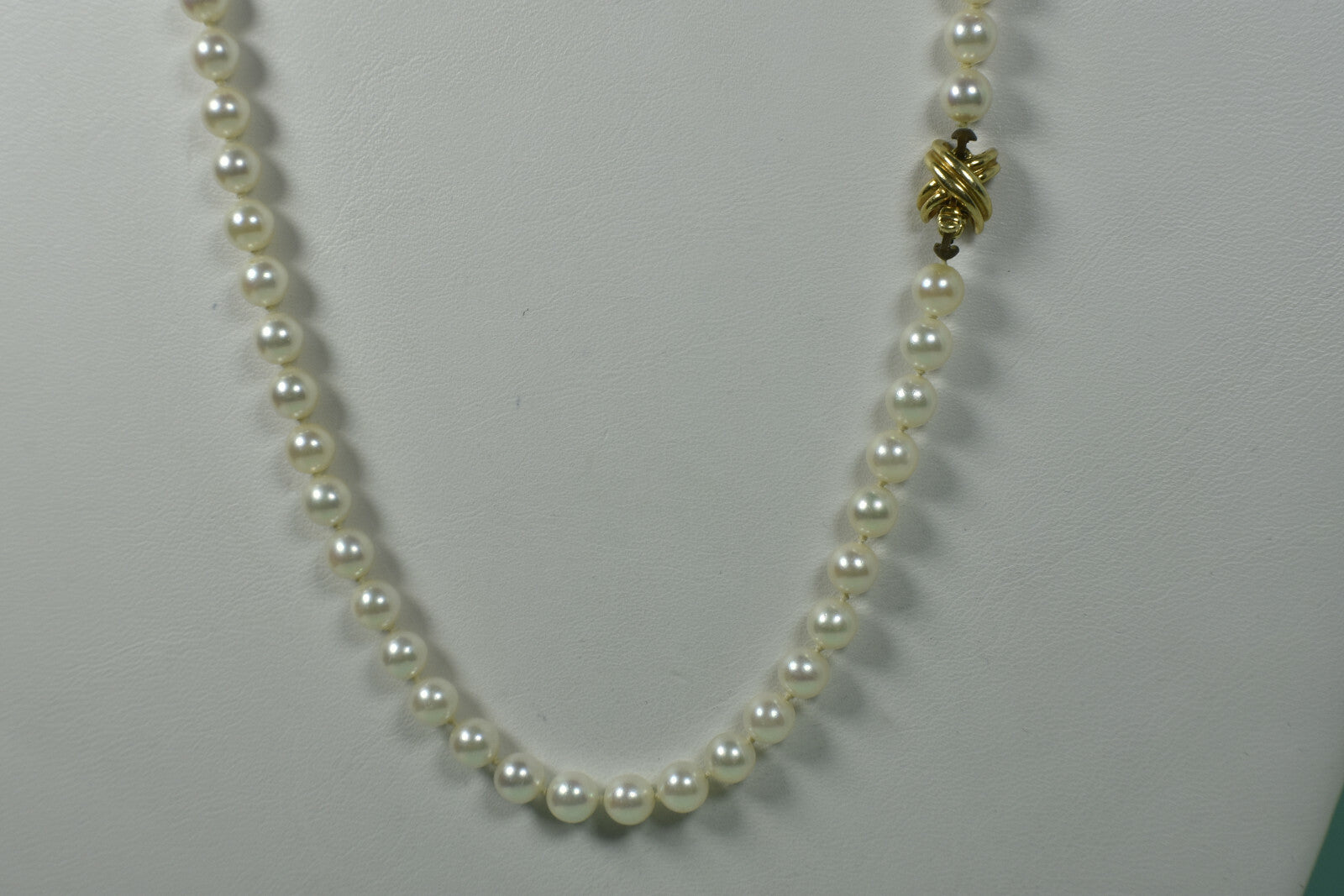 Tiffany & Co Akoya Pearl 18K Yellow Gold Signature X 18" Necklace w/Gift Case
