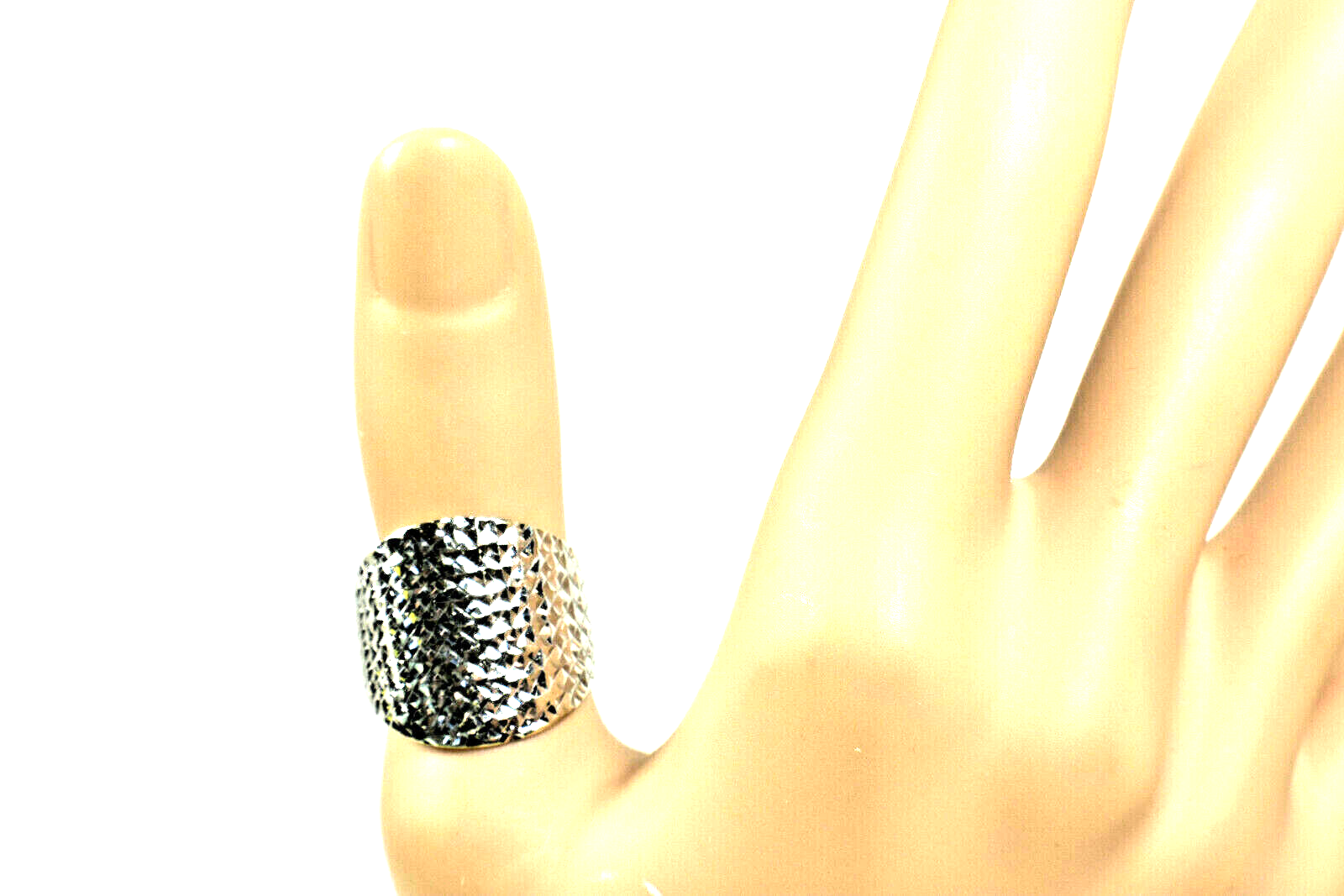 New 18K White Gold Wide Hammered Band Ring Sizable 8