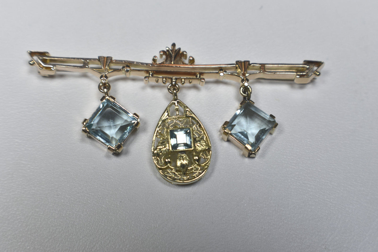 Art Deco Aquamarine Princess Cut Filigree Brooch Pin 14K Gold 2 Tone
