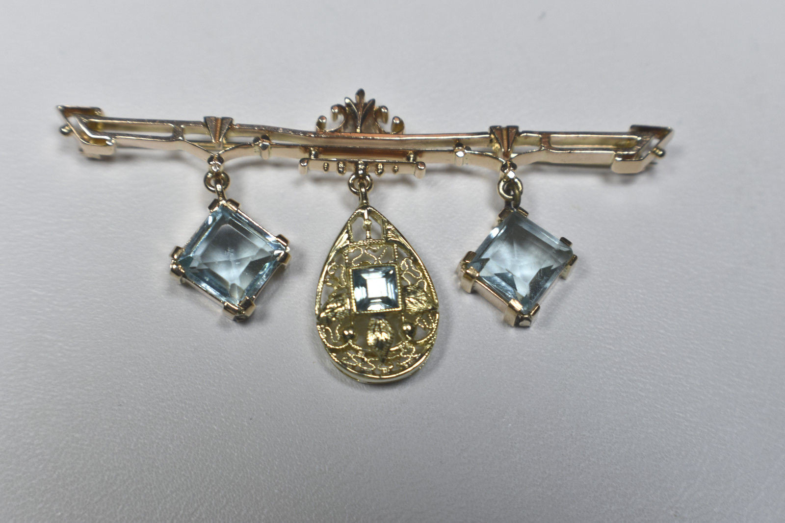 Art Deco Aquamarine Princess Cut Filigree Brooch Pin 14K Gold 2 Tone