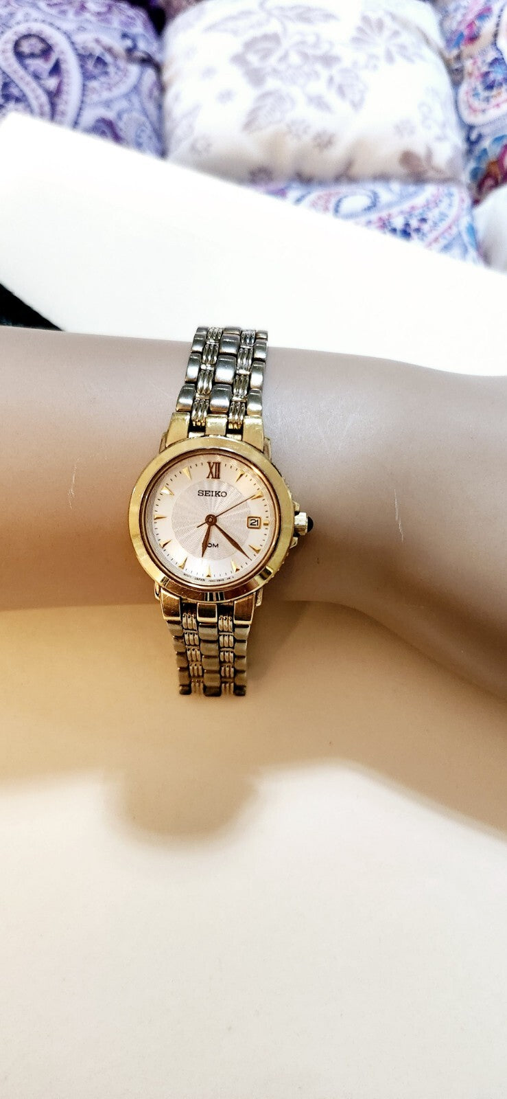 Ladies Seiko Sunburst Date Watch SS & Gold