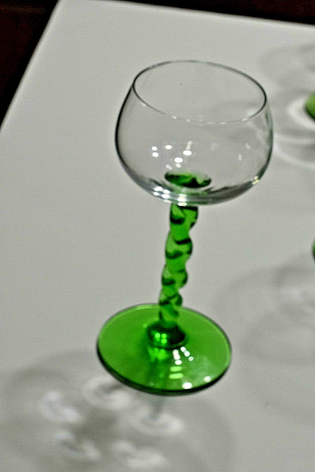Queen Elizabeth 2 Cruise Ship Wine Glasses 8 Green Twisted Stems 1967