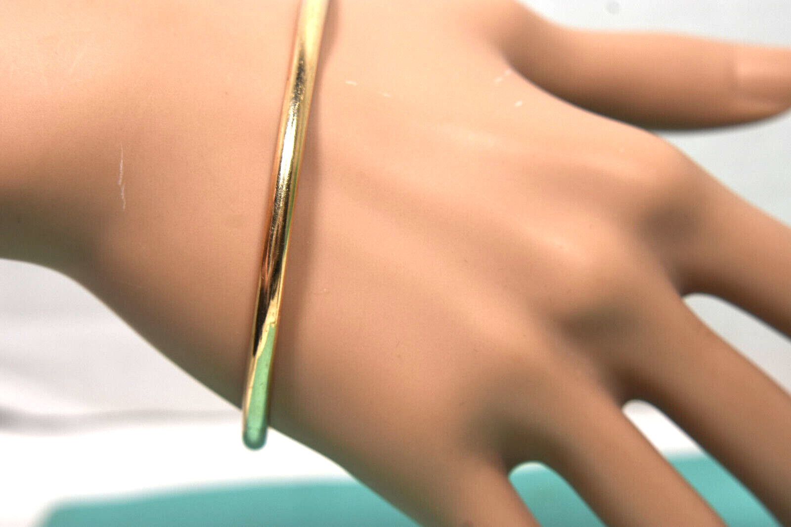 14K Gold 3.5mm Oval Bangle Bracelet 5 Grams, Slides Open