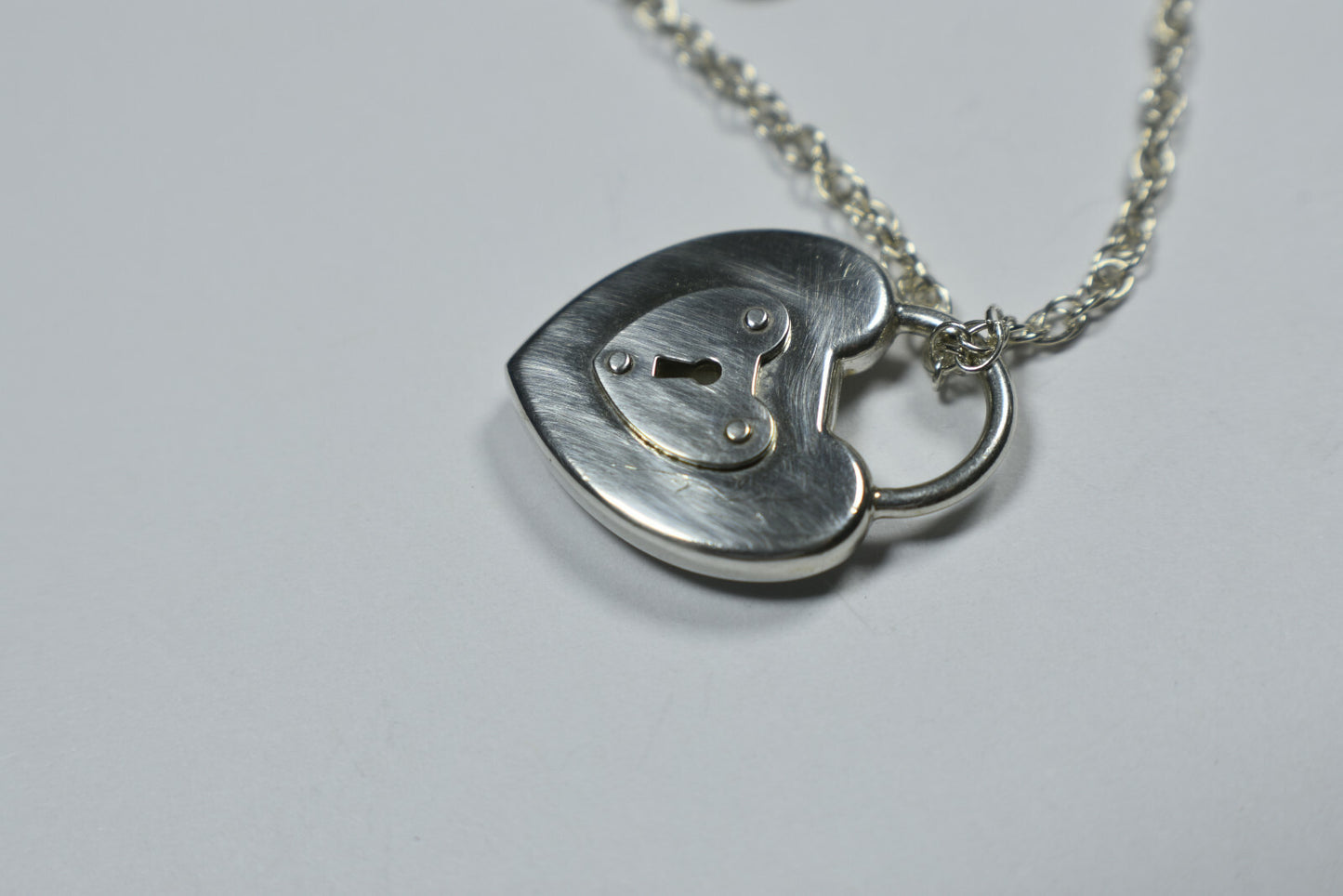 Vintage Tiffany &Co 1" Silver Padlock Heart Emblem Lock Heavy Chain Necklace 18"