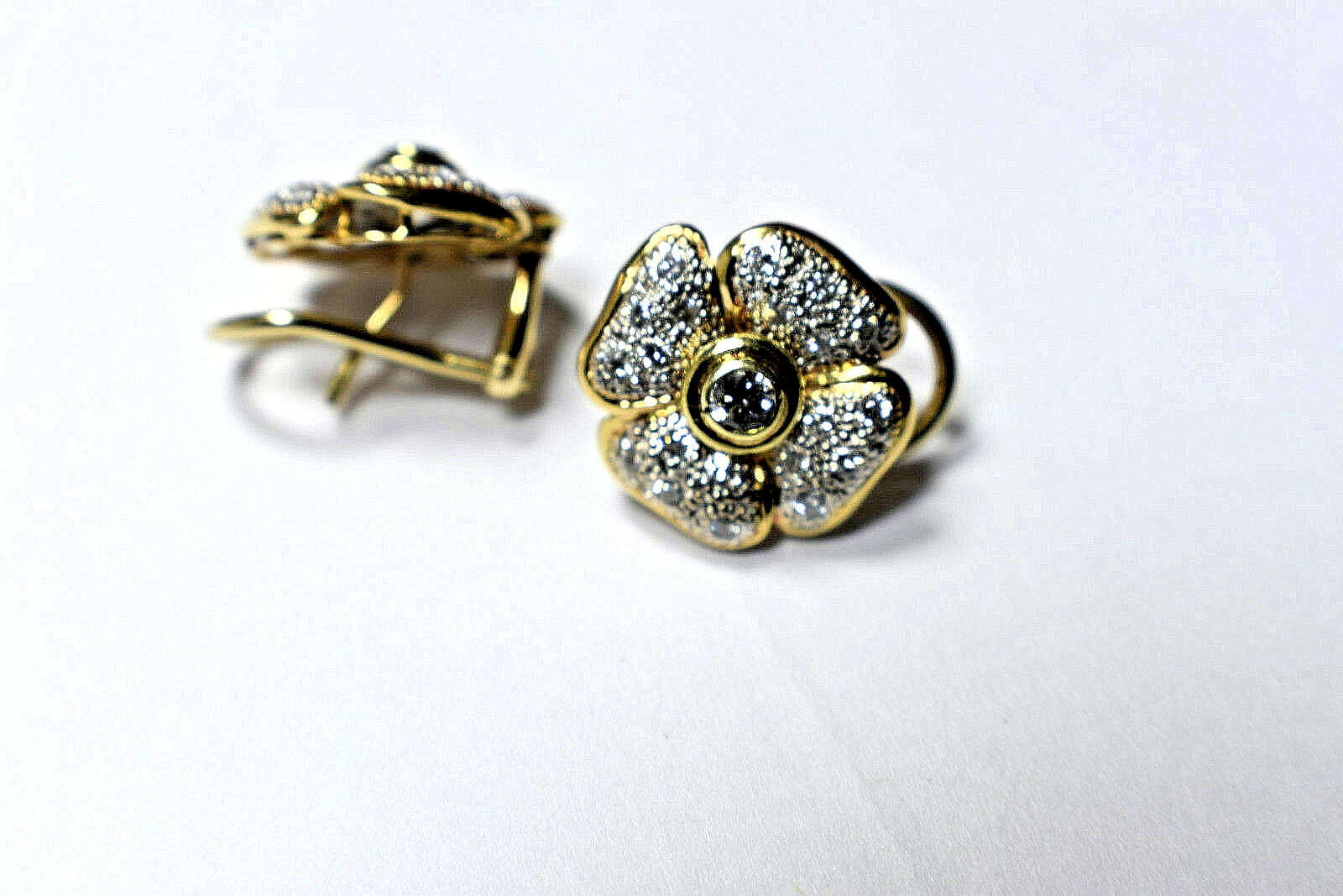 1ct Diamond 14K 2-Tone Gold 4 Leaf Clover Designer Flower Earrings 9 Gram FG VS1