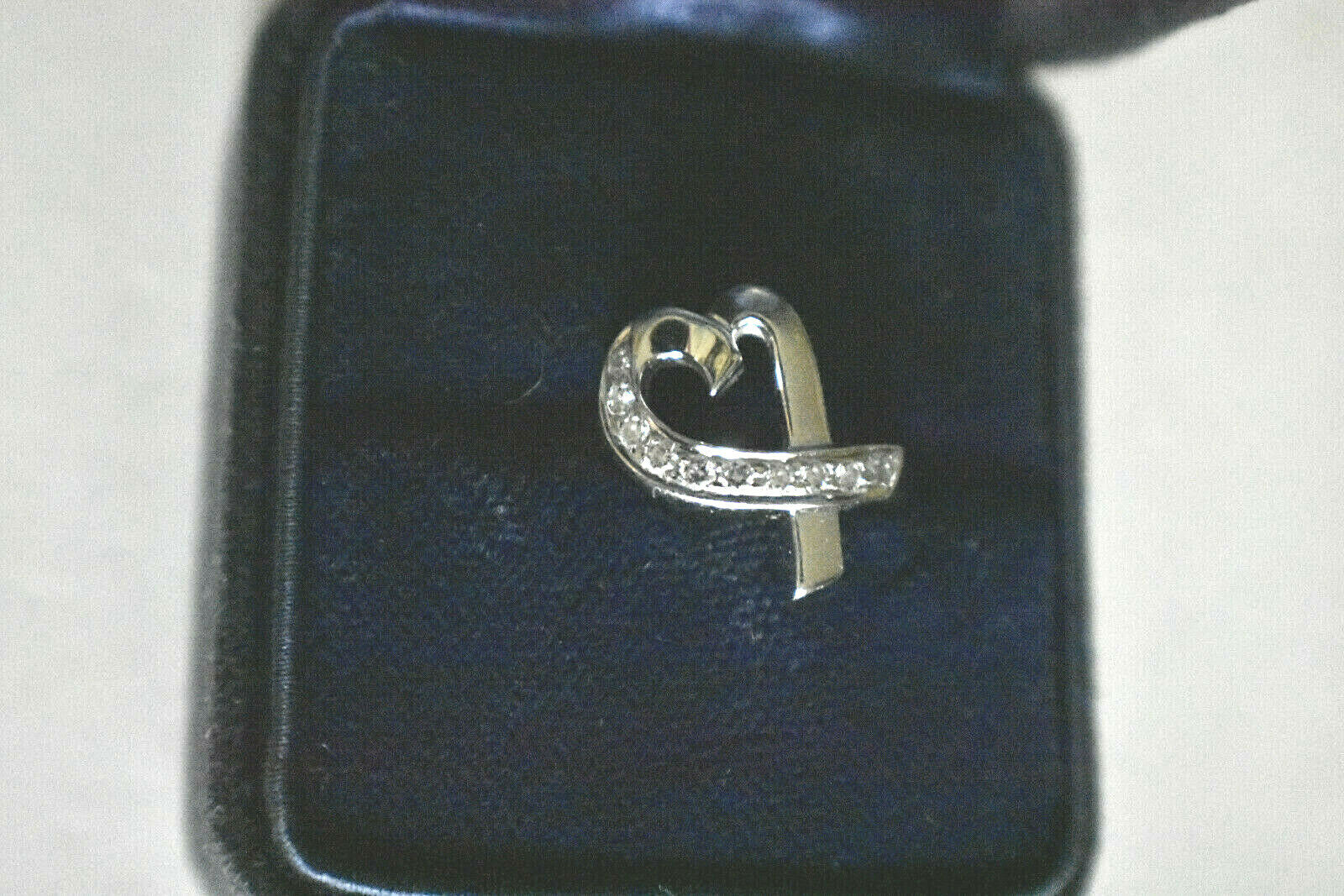Tiffany &Co Picasso 18kt White Gold Solid Diamond Loving Heart Ring Sizable, Box
