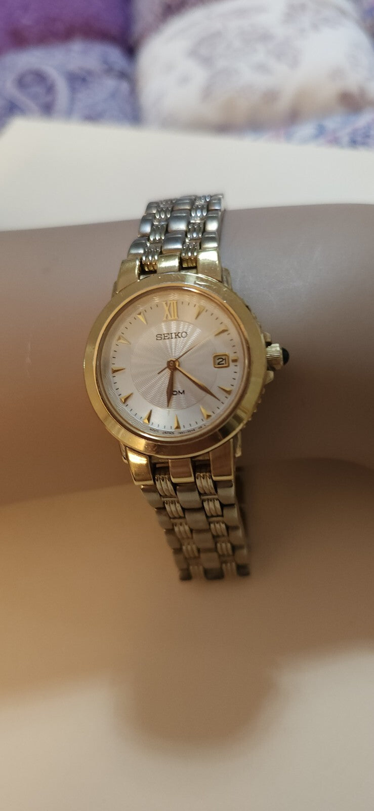 Ladies Seiko Sunburst Date Watch SS & Gold