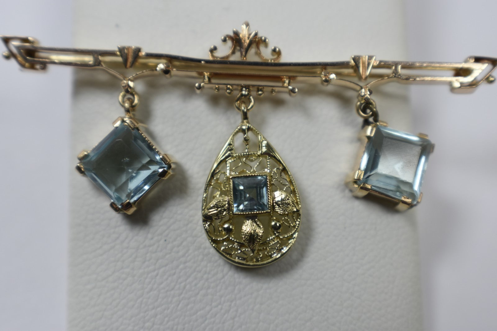 Art Deco Aquamarine Princess Cut Filigree Brooch Pin 14K Gold 2 Tone
