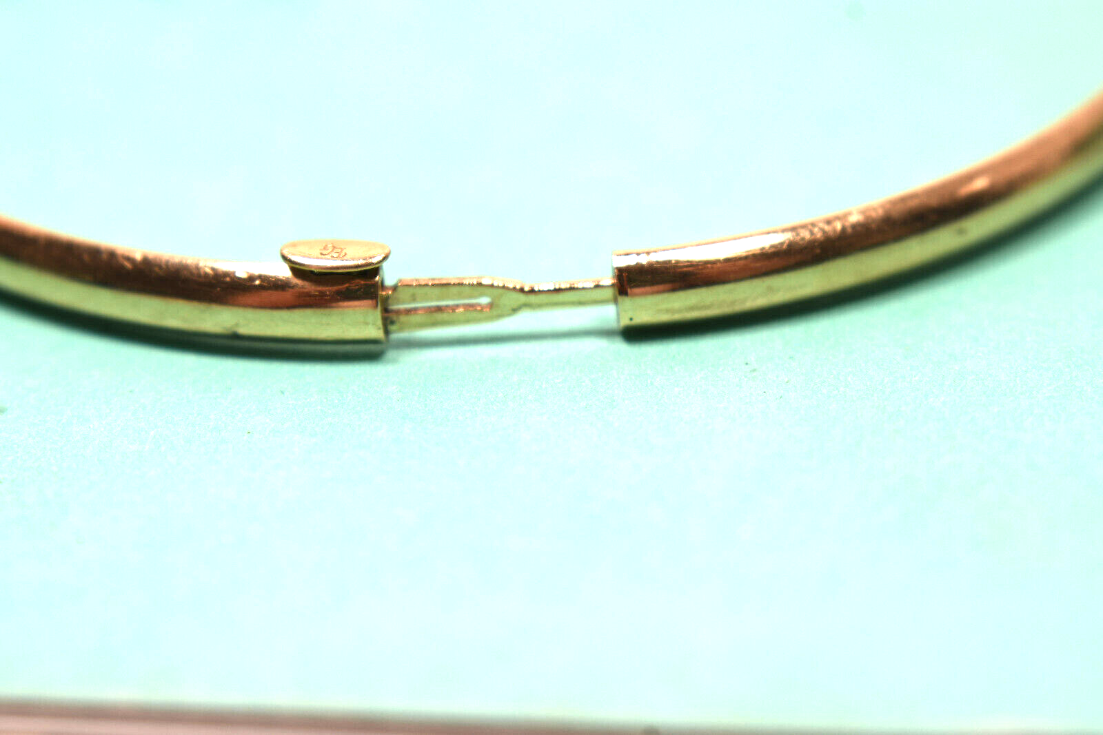 14K Gold 3.5mm Oval Bangle Bracelet 5 Grams, Slides Open