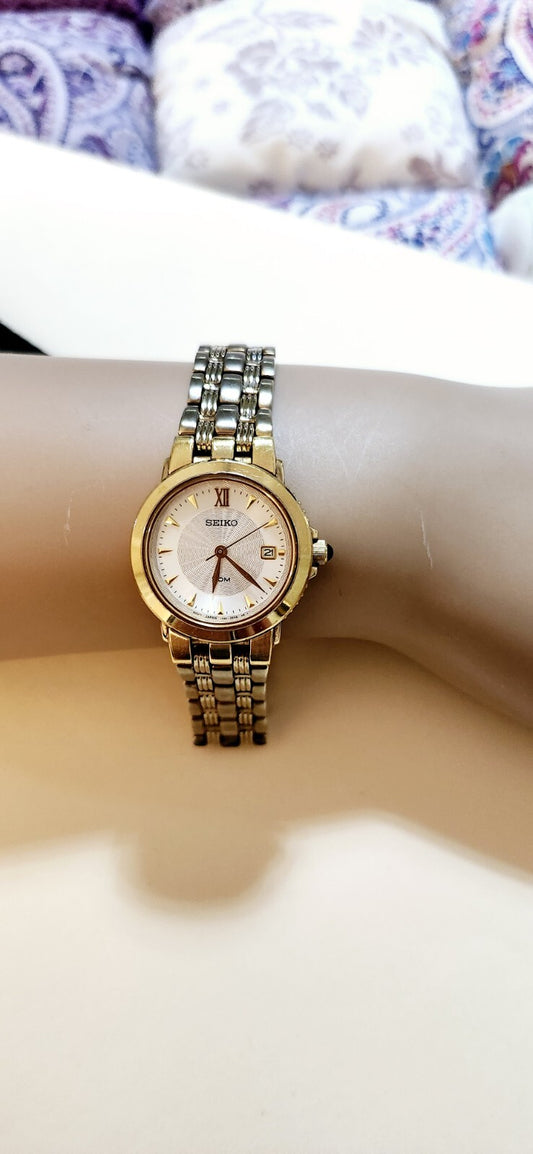 Ladies Seiko Sunburst Date Watch SS & Gold